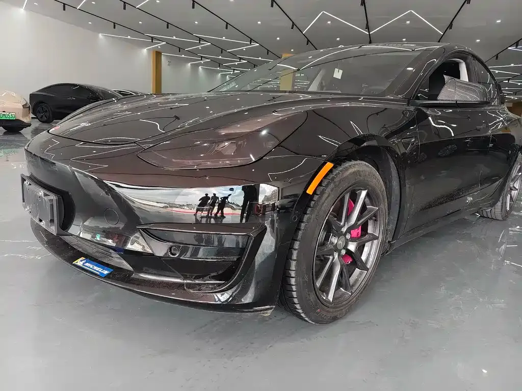 Tesla Model 3 — фото 6