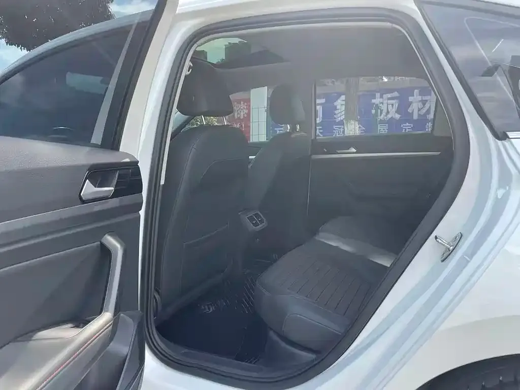 Volkswagen Lavida 2023 из CN, фото 6