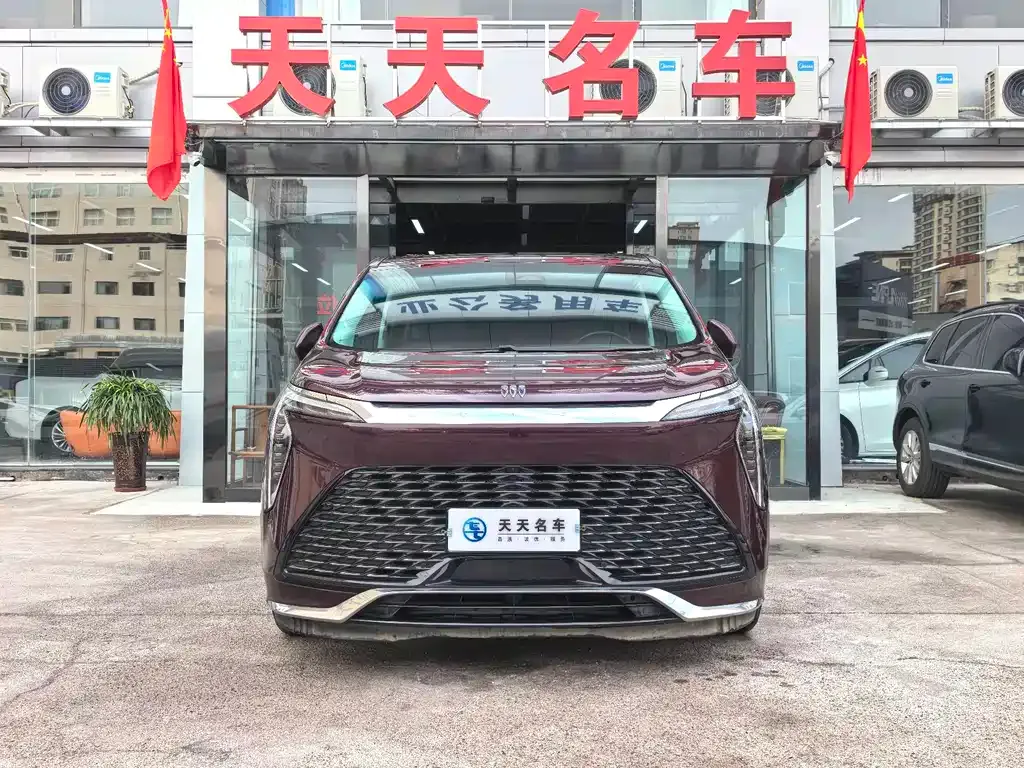 Buick Century 2023 из CN, фото 2