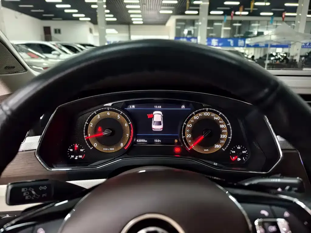 Volkswagen Phideon 2022 из CN, фото 3