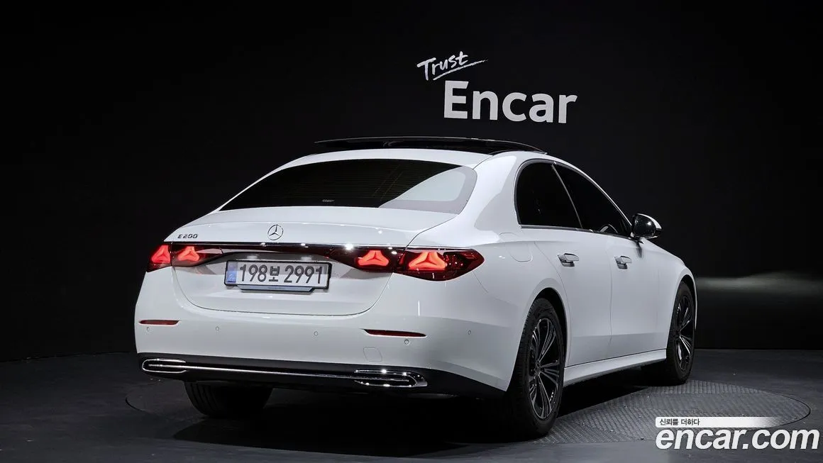 Mercedes-Benz E-Class 2025 из KR, фото 2