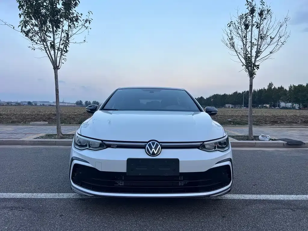 Volkswagen Golf 2022 из CN, фото 2