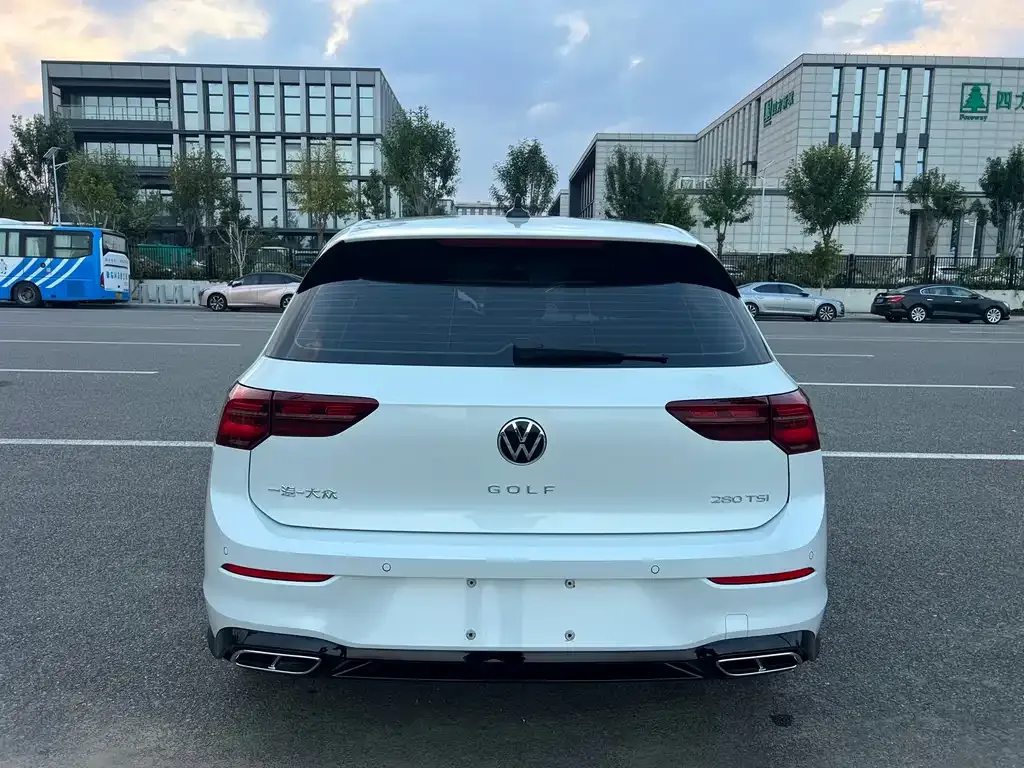 Volkswagen Golf 2022 из CN, фото 6