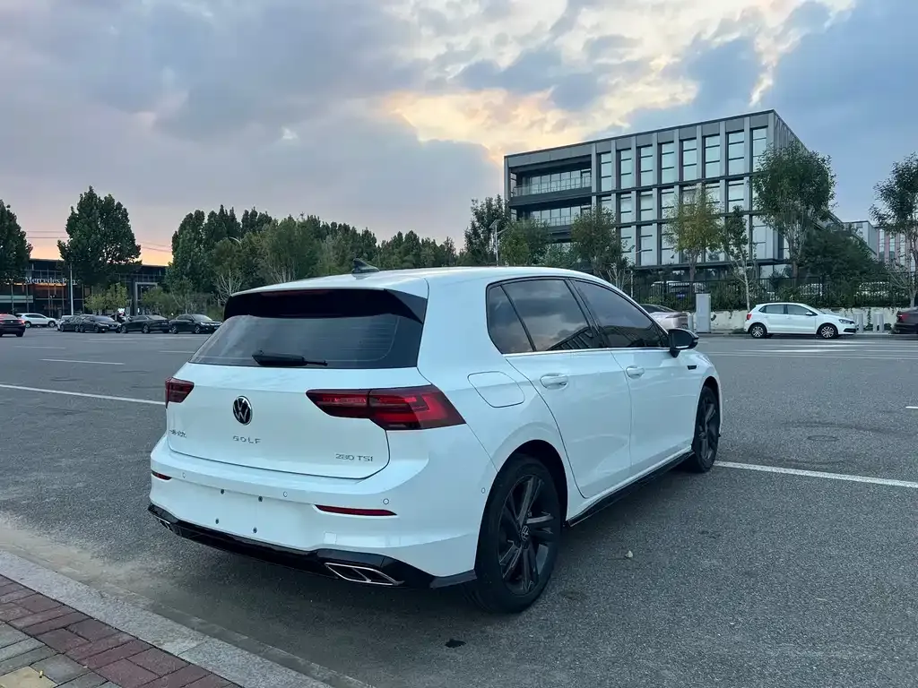 Volkswagen Golf 2022 из CN, фото 7