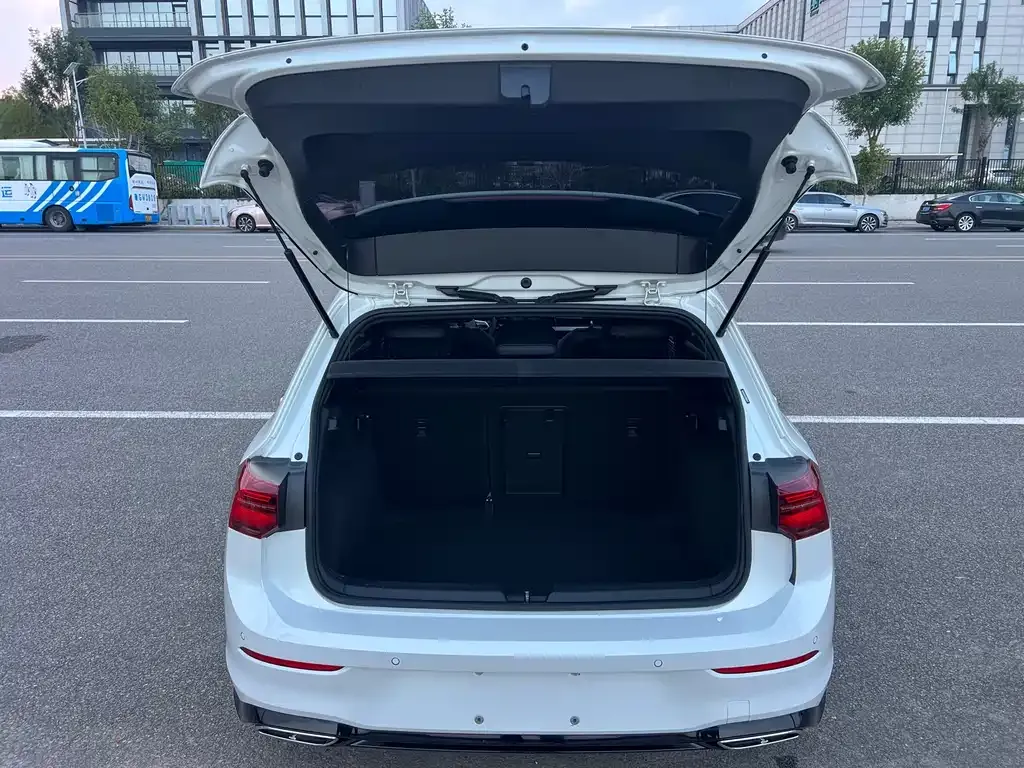 Volkswagen Golf 2022 из CN, фото 8