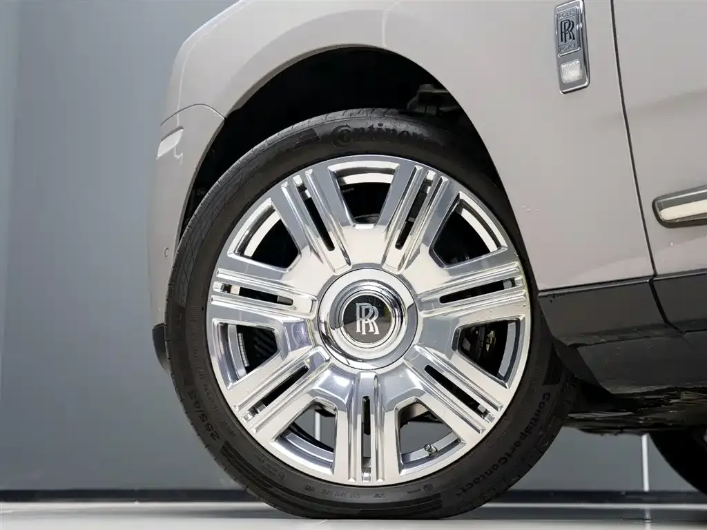 Rolls-Royce Cullinan 2023 из CN, фото 5