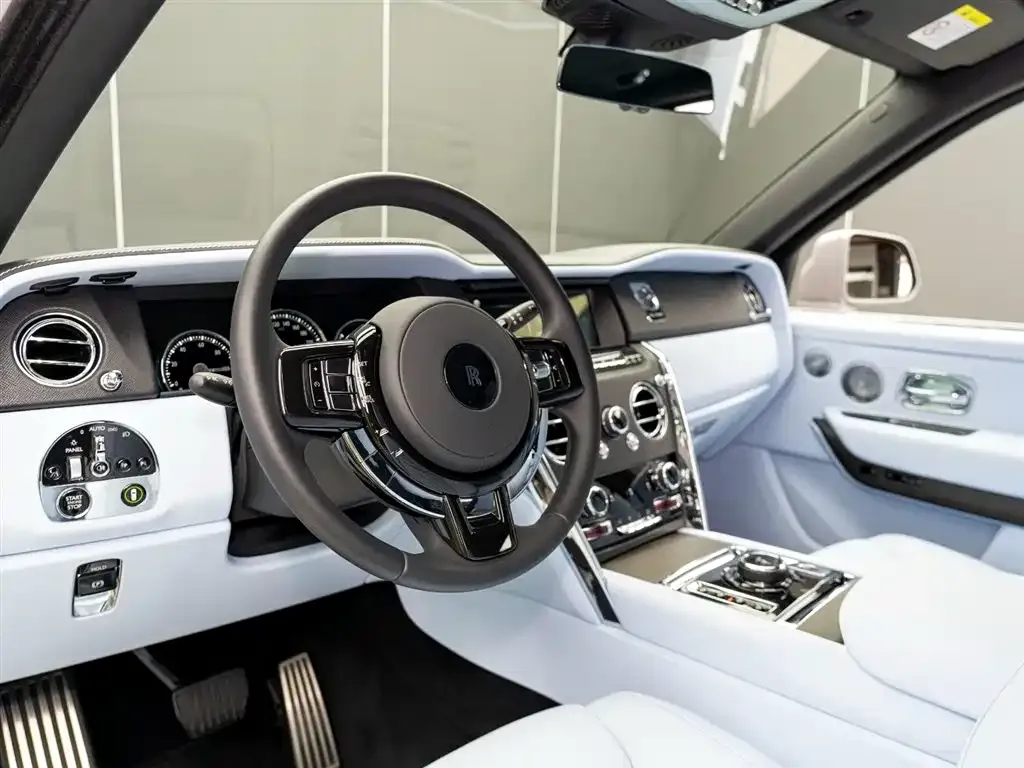 Rolls-Royce Cullinan 2023 из CN, фото 9