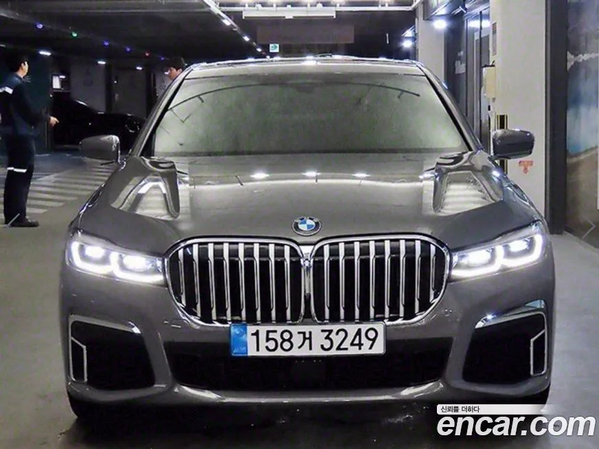 BMW 7-Series — фото 1