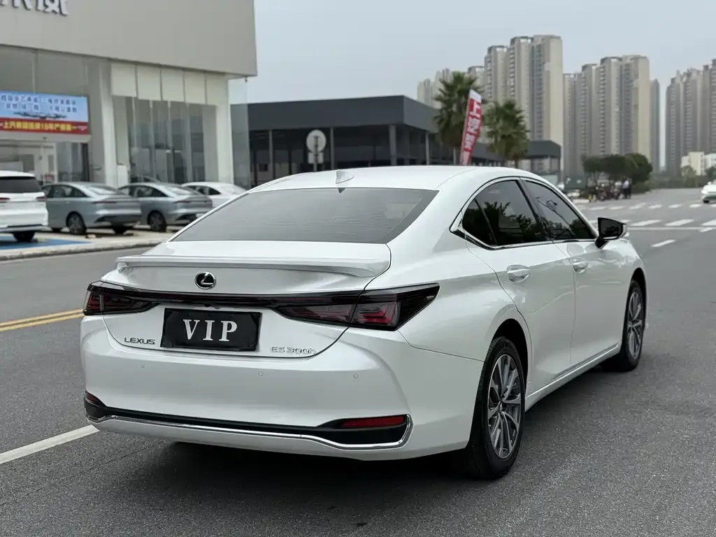 Lexus ES 2025 из CN, фото 5