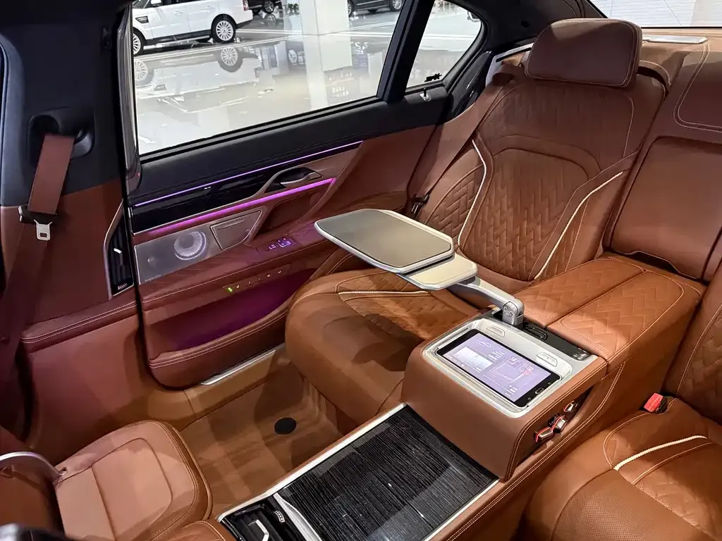 BMW 7 Series 2021 из CN, фото 7