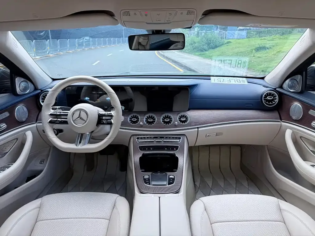 Mercedes-Benz E-Class — фото 10