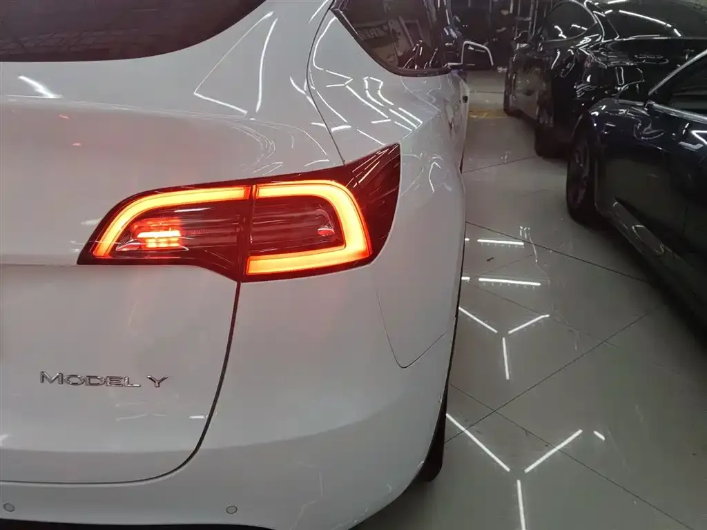 Tesla Model Y 2022 из CN, фото 8