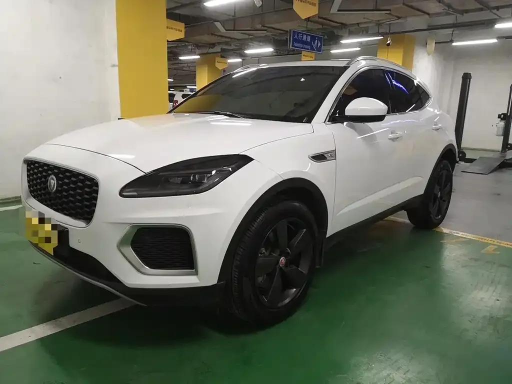 Jaguar E-PACE — фото 1