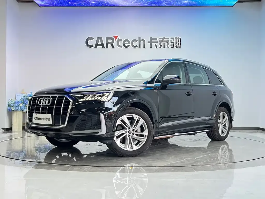 Audi Q7 2024 из CN, фото 1