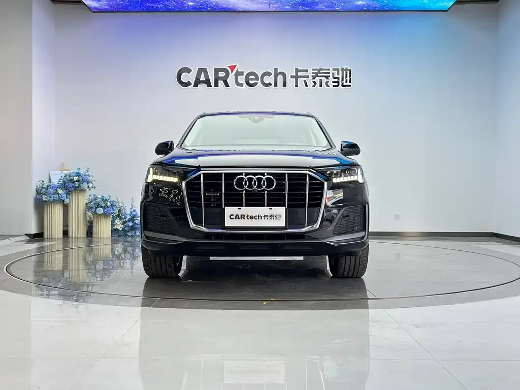 Audi Q7 2024 из CN, фото 2