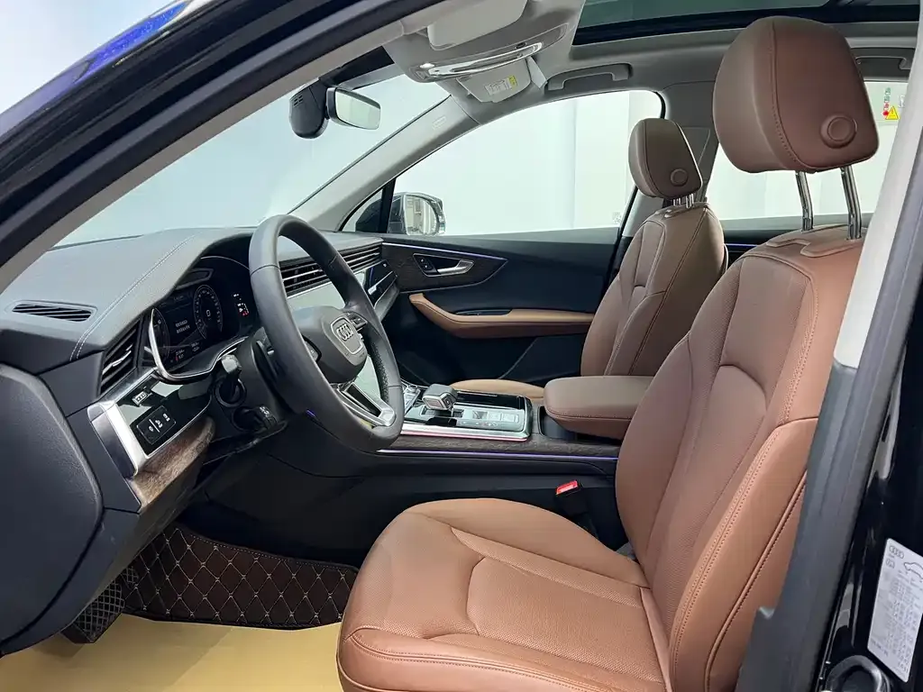 Audi Q7 2024 из CN, фото 3