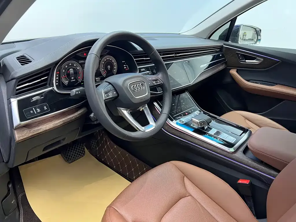 Audi Q7 2024 из CN, фото 4