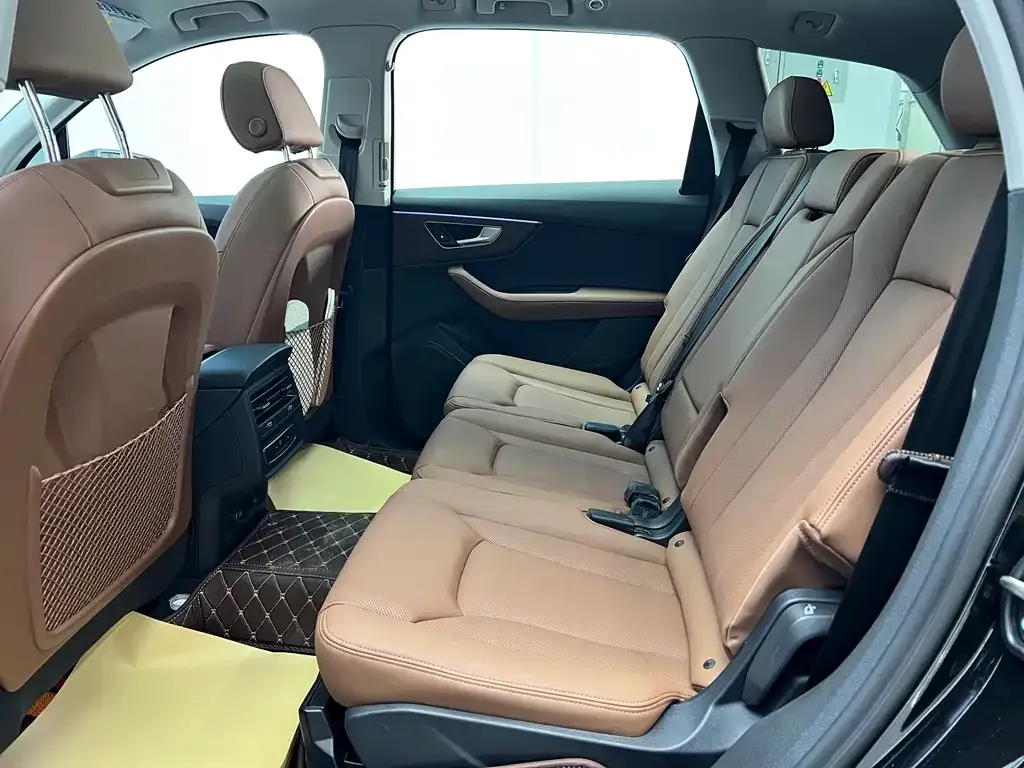 Audi Q7 2024 из CN, фото 8