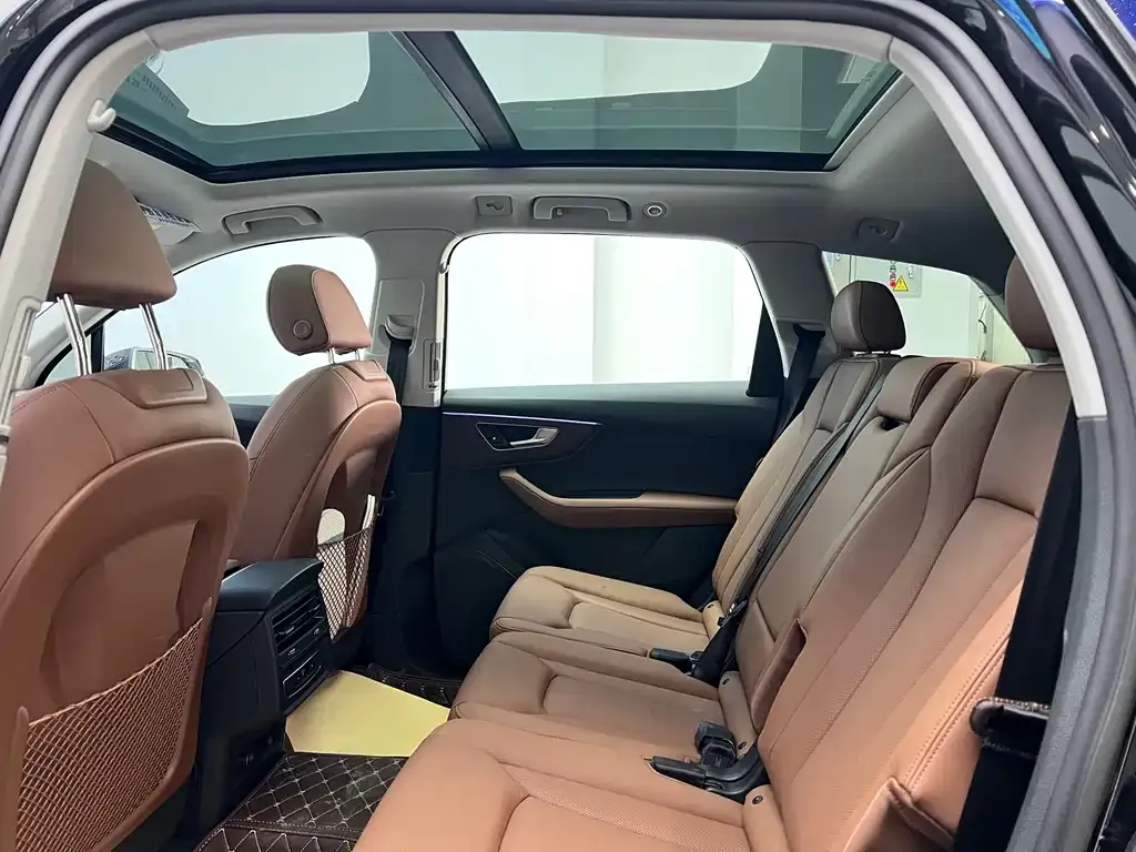 Audi Q7 2024 из CN, фото 9