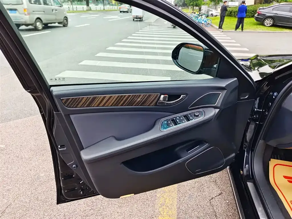 [object Object] Hongqi H7 2024 из CN, фото 6