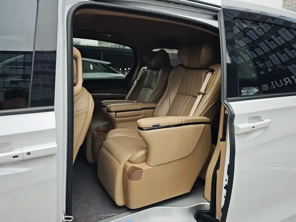 Buick GL8 2021 из CN, фото 10