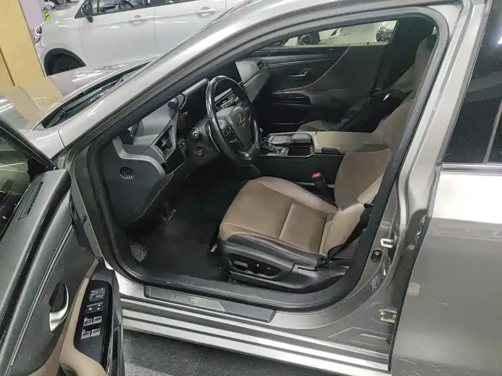Lexus ES 2021 из CN, фото 3