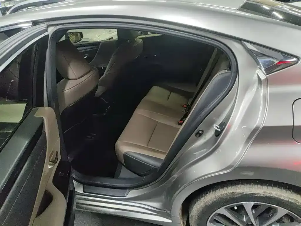 Lexus ES 2021 из CN, фото 4