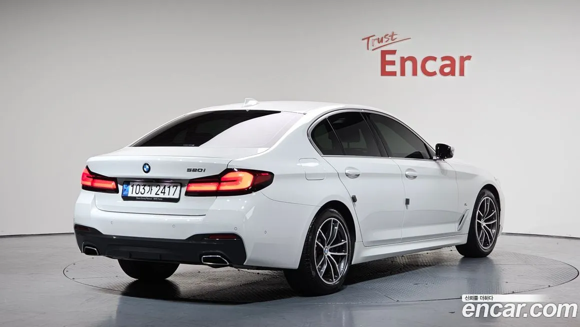 BMW 5-Series 2023 из KR, фото 2