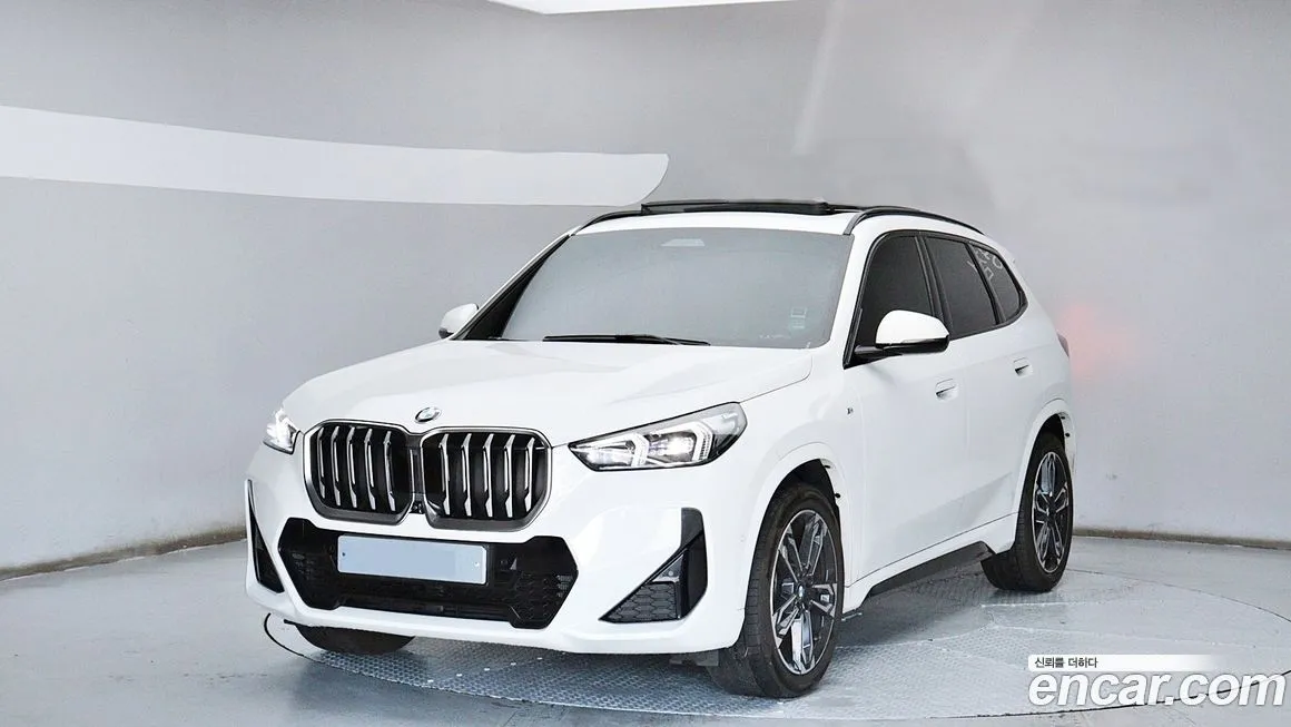 BMW X1 — фото 1