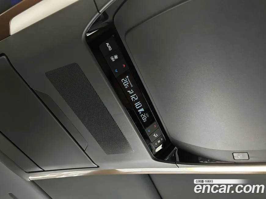 Toyota Alphard — фото 10
