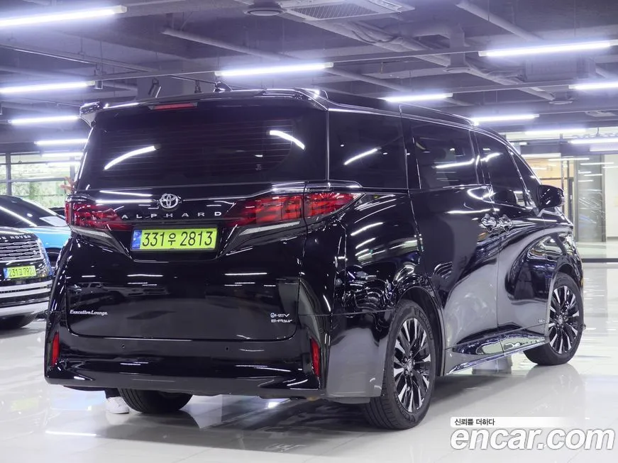 Toyota Alphard — фото 2