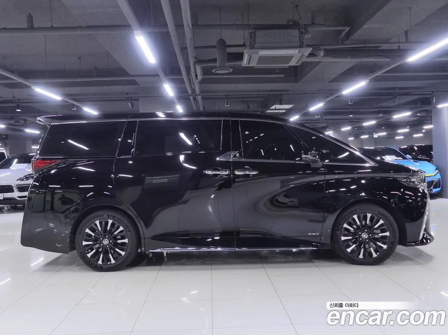 Toyota Alphard — фото 3