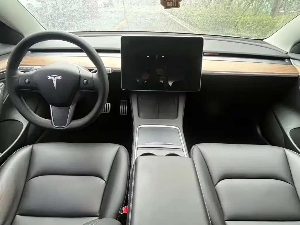 Tesla Model 3 — фото 6