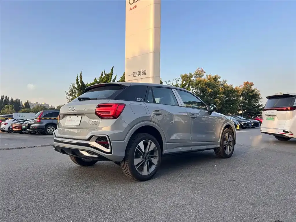 Audi Q2L 2025 из CN, фото 2