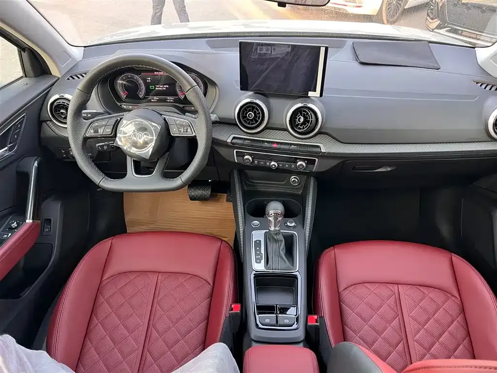 Audi Q2L 2025 из CN, фото 6