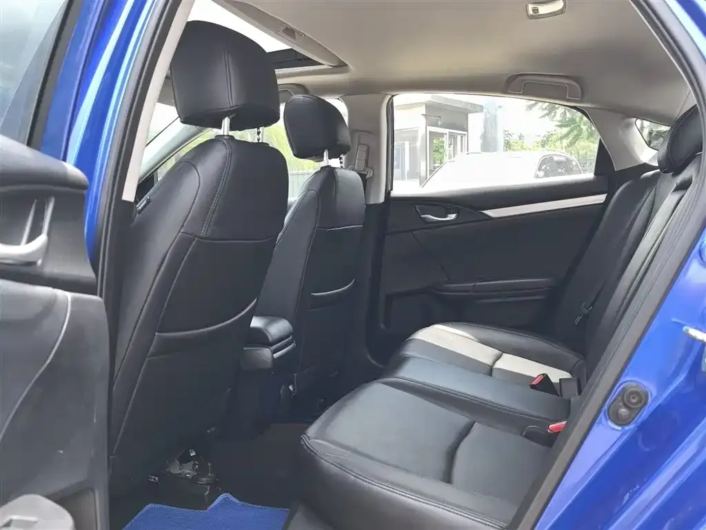 Honda Civic — фото 10