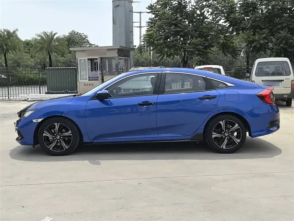 Honda Civic — фото 5