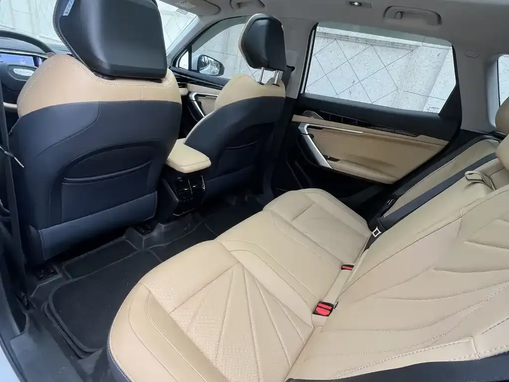 Geely Boyue L 2023 из CN, фото 10