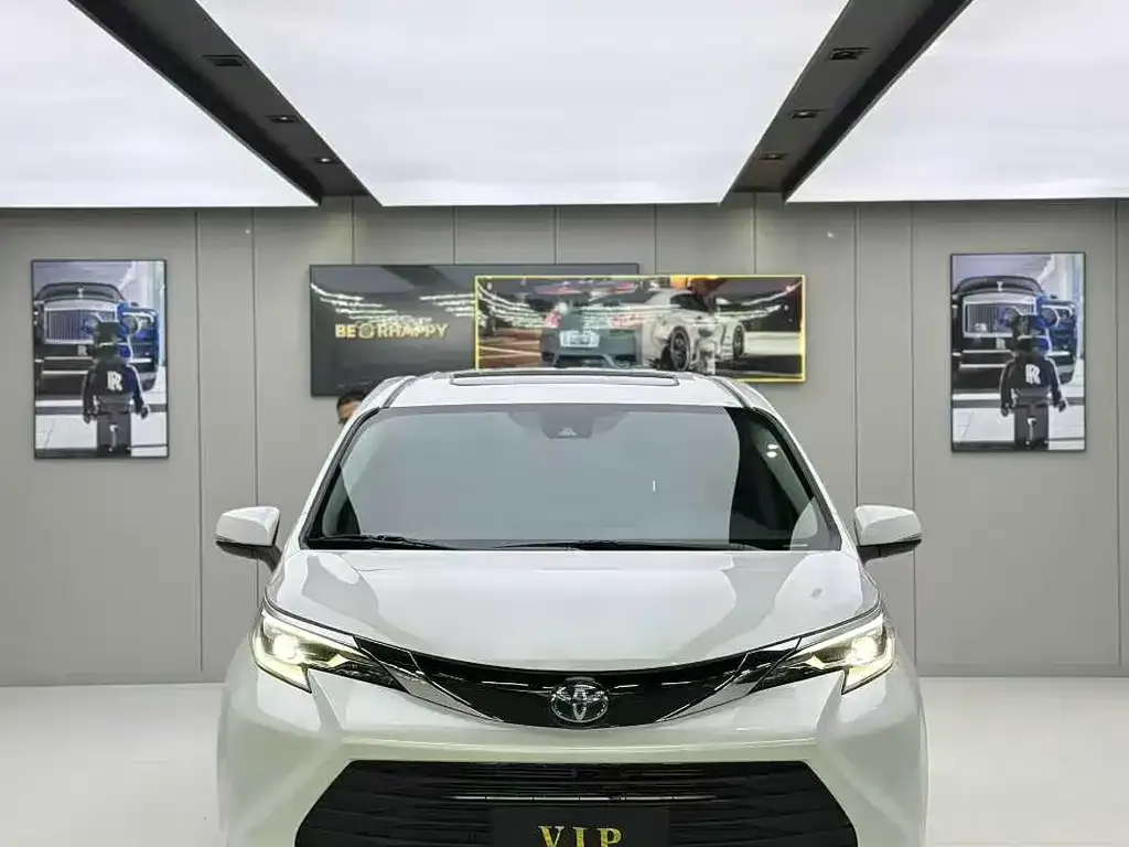 Toyota Sienna 2024 из CN, фото 2
