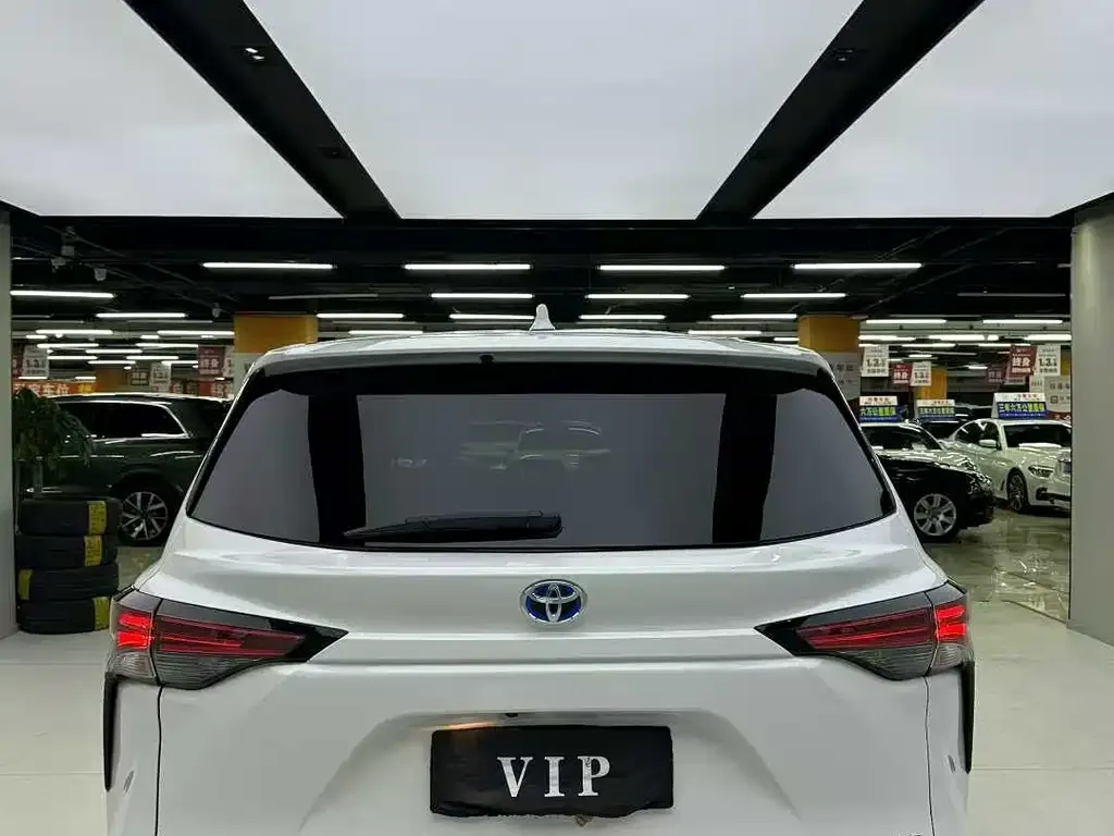 Toyota Sienna 2024 из CN, фото 5