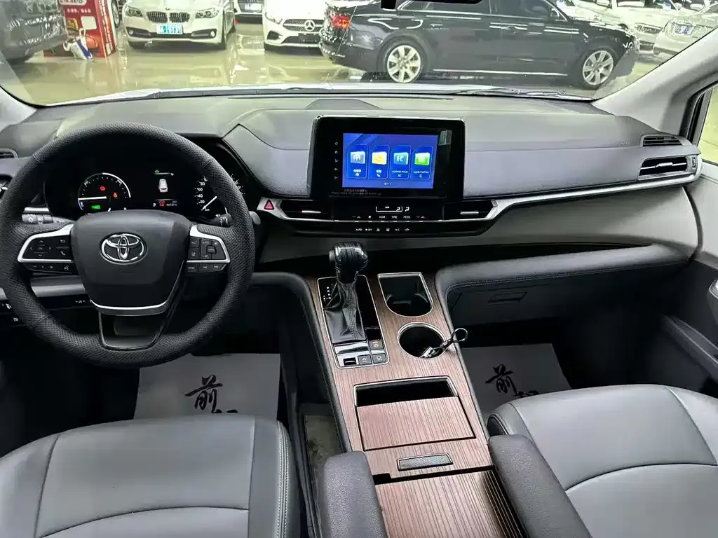 Toyota Sienna 2024 из CN, фото 9