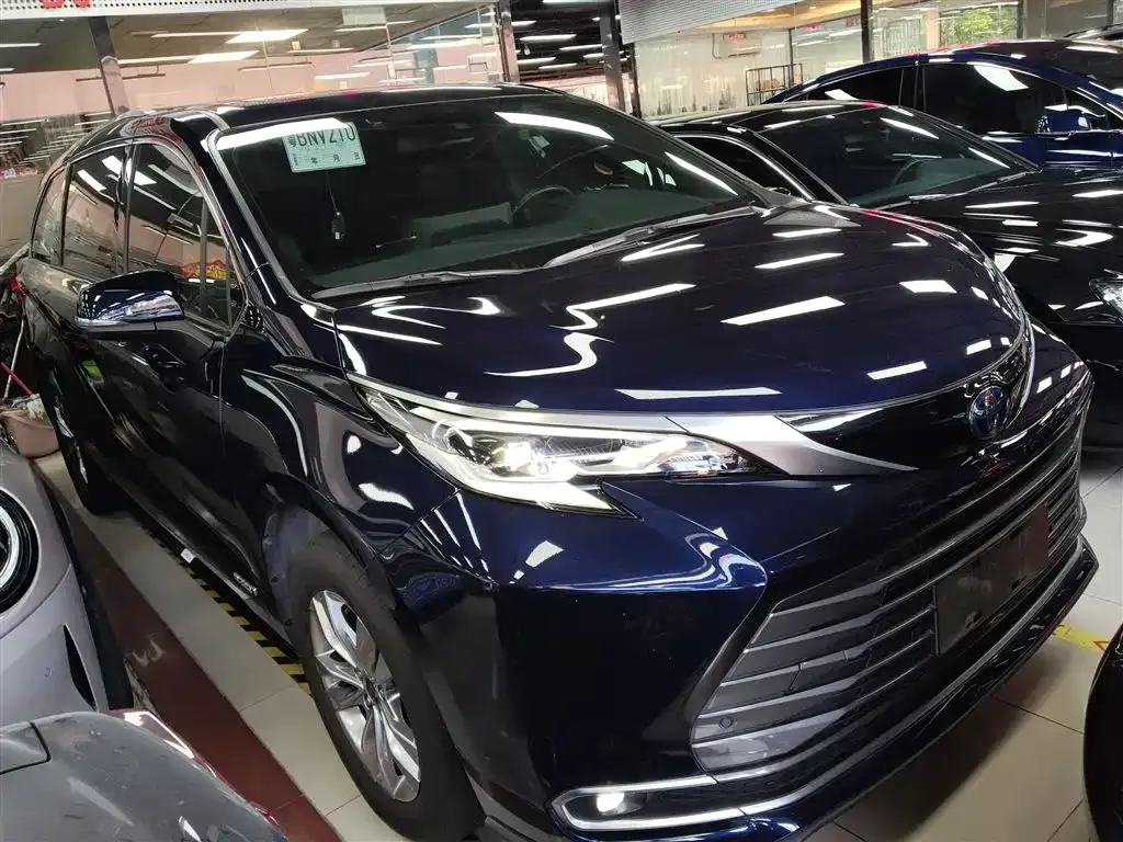 Toyota Sienna 2023 из CN, фото 4