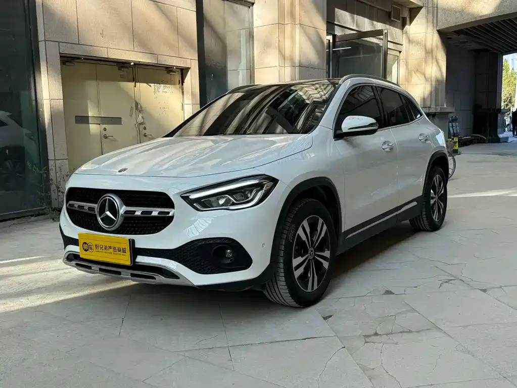 Mercedes-Benz GLA — фото 1