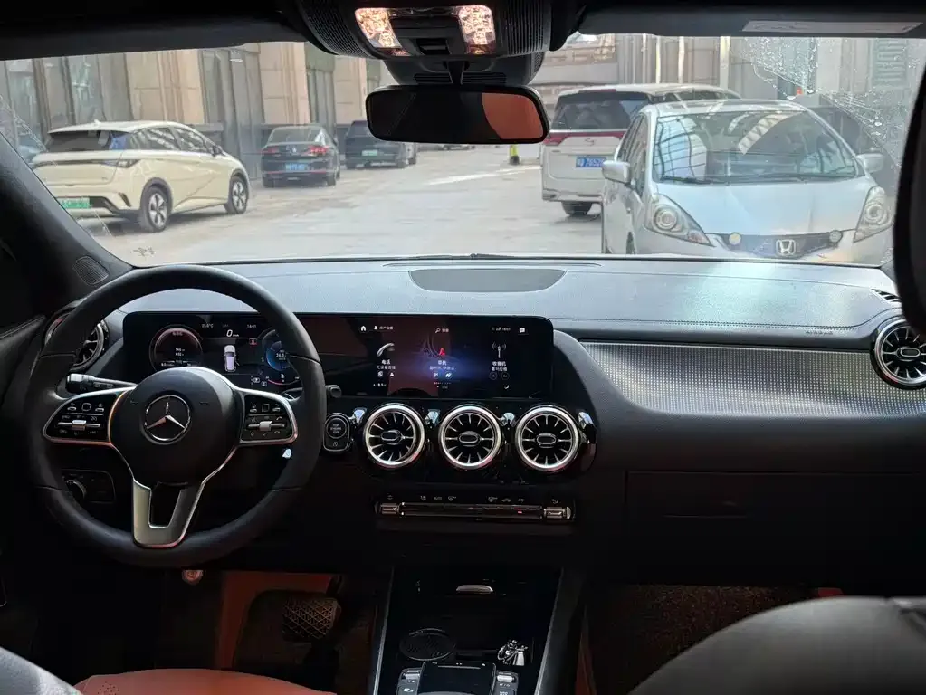 Mercedes-Benz GLA — фото 8