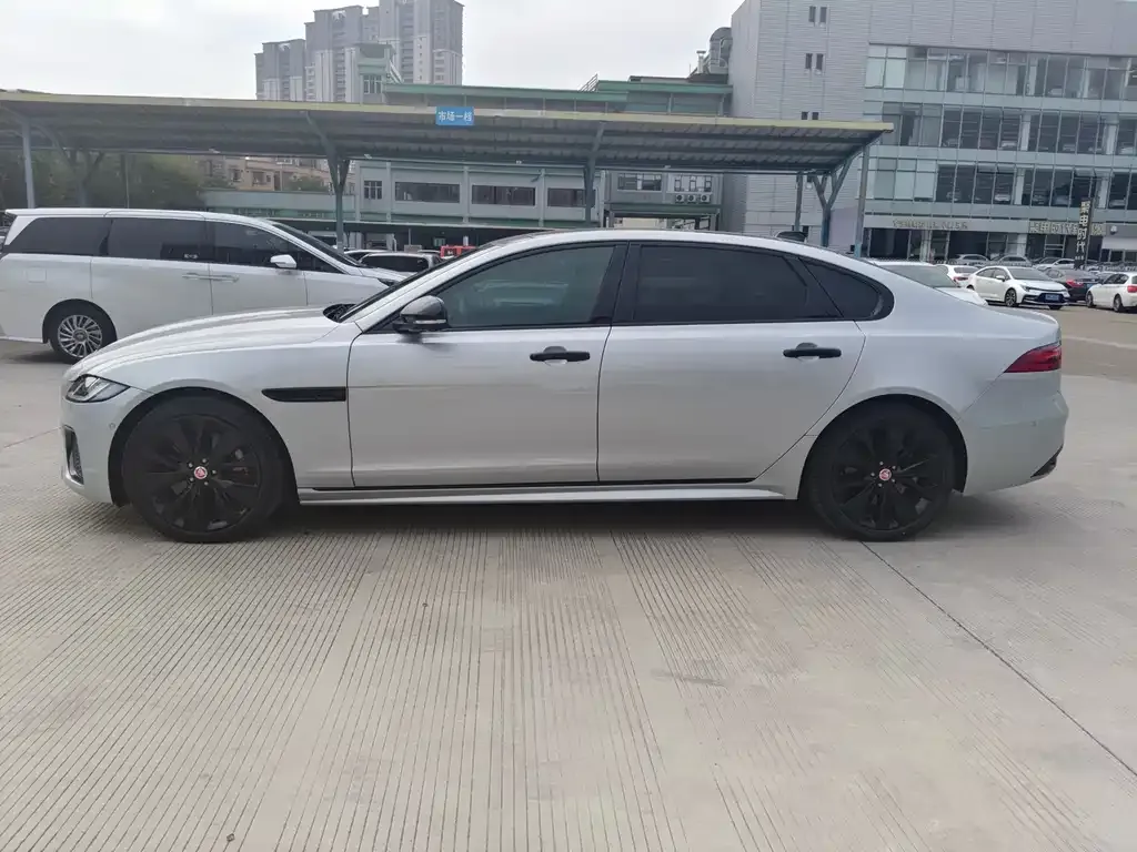 Jaguar XFL 2022 из CN, фото 5