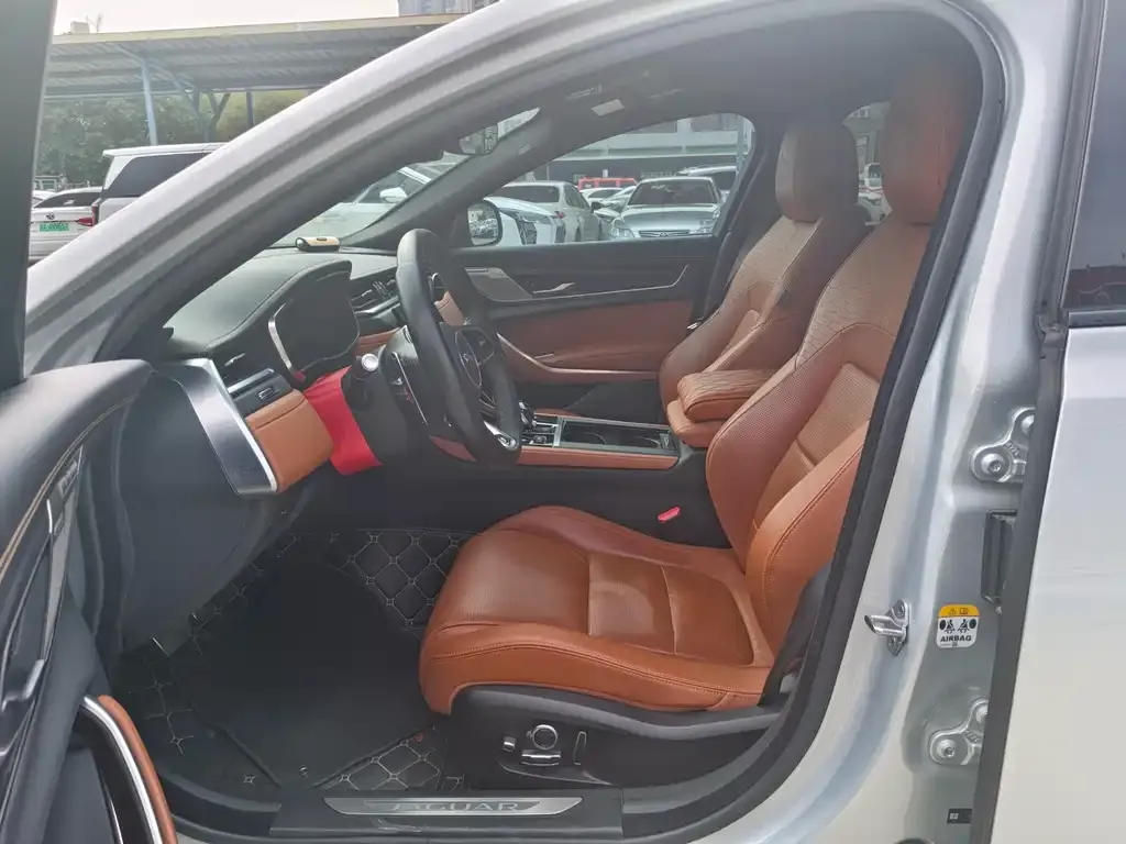 Jaguar XFL 2022 из CN, фото 8
