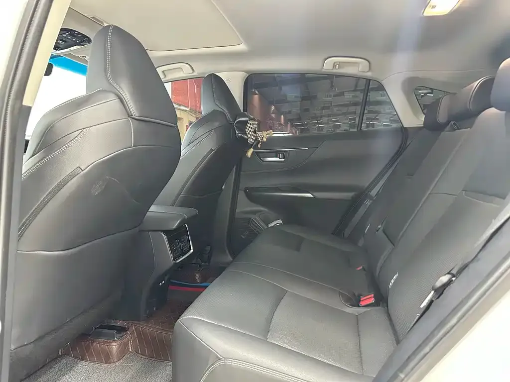 Toyota Venza 2024 из CN, фото 10