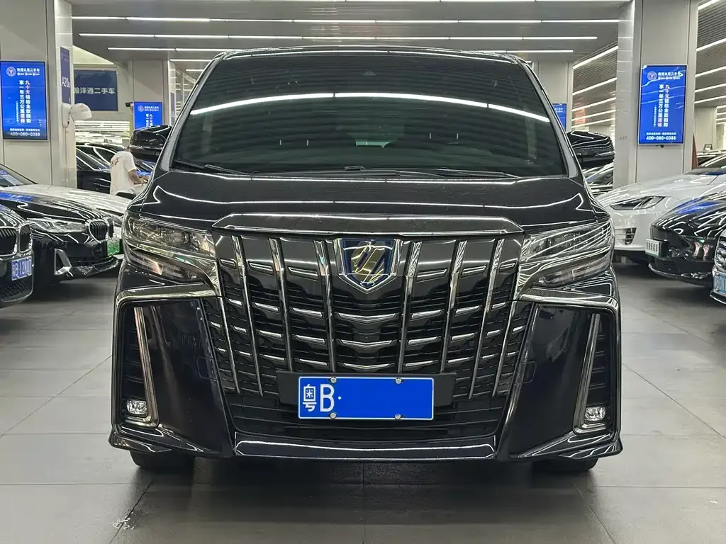 Toyota Alphard 2023 из CN, фото 2