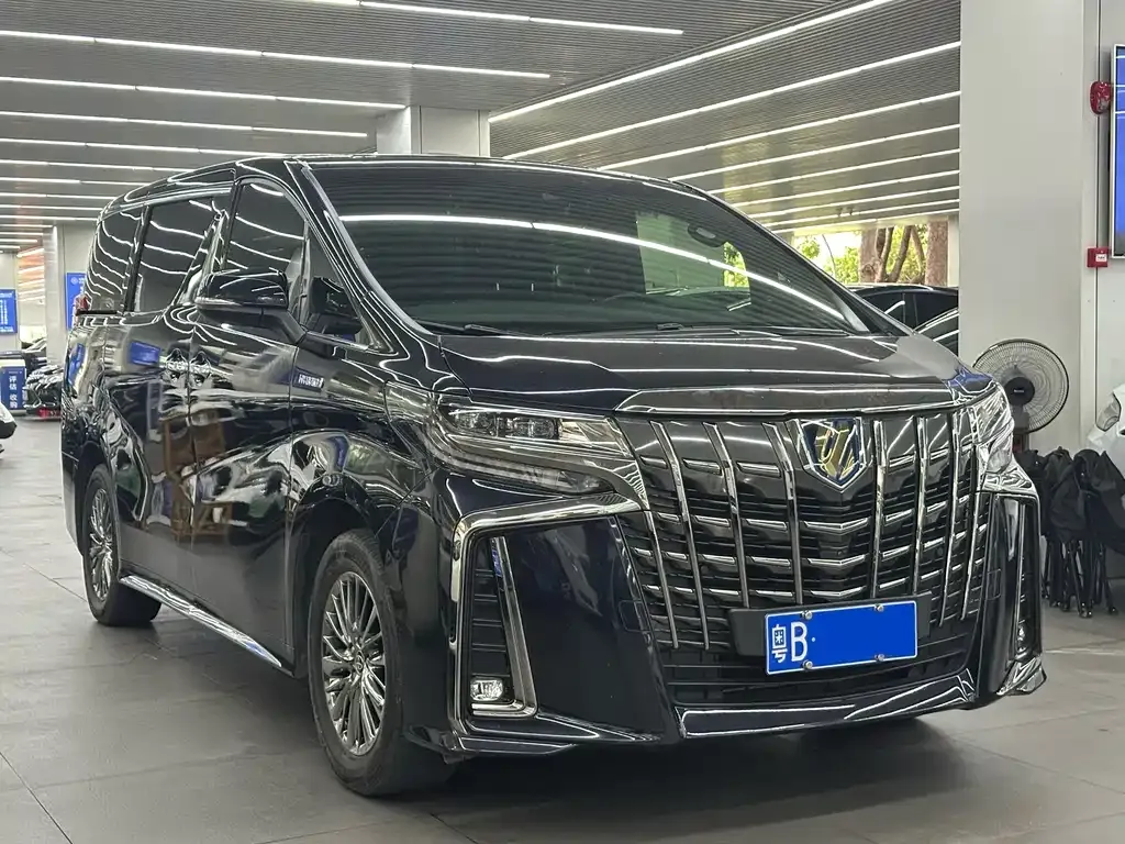 Toyota Alphard 2023 из CN, фото 3
