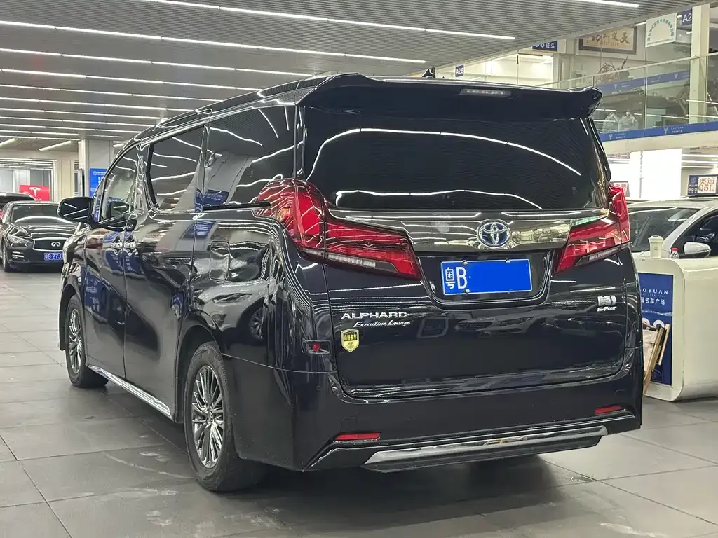 Toyota Alphard 2023 из CN, фото 6